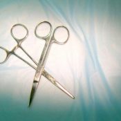 Kendte sangerinder og deres brystoperationer